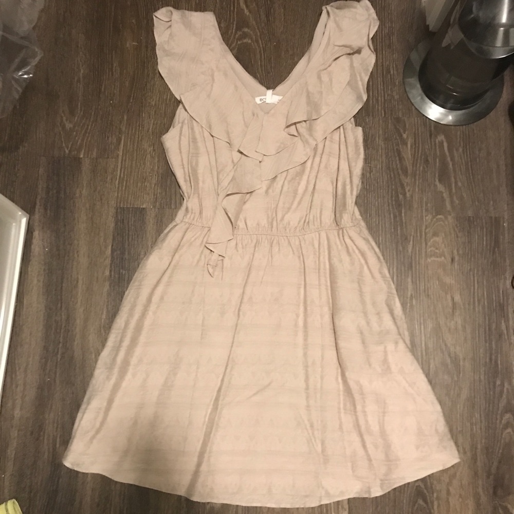 Bcbg dress beige. Sz L. New with tags.